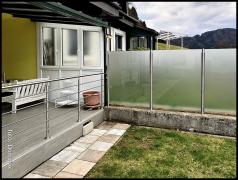 DOMINOX: Steklena pregradna stena z inox ogrodjem
