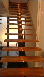 DOMINOX Stopnice iz plemenitega lesa z jekleno konstrukcijo: Vgrajena LED osvetlitev 