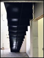 DOMINOX: Samonosne kovinske stopnice 