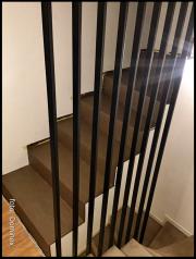 DOMINOX: Kovinske samonosne stopnice z ograjo