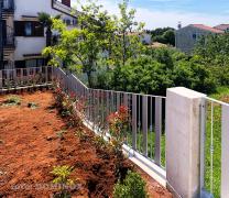 DOMINOX: Vrtna ograja. Cinkano in prašno barvano ()